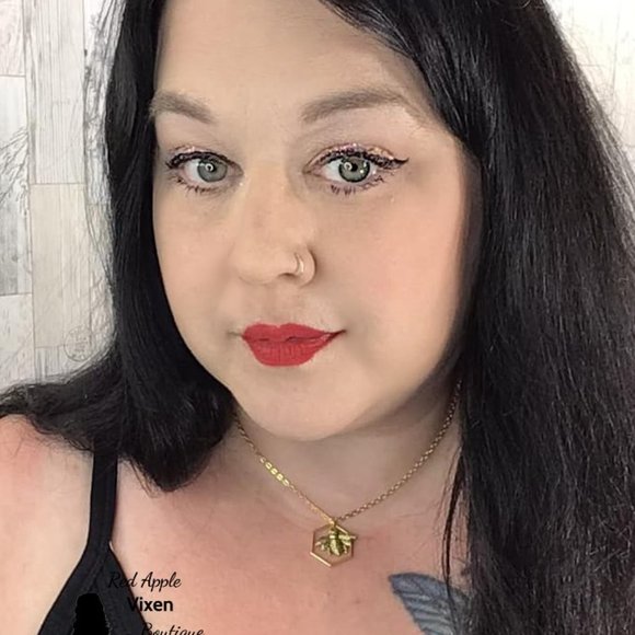 Bee Necklace - Picture 3 of 3